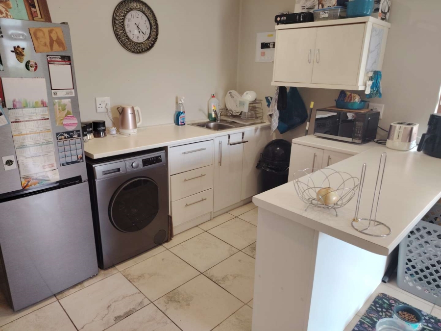 1 Bedroom Property for Sale in Oakdale Western Cape